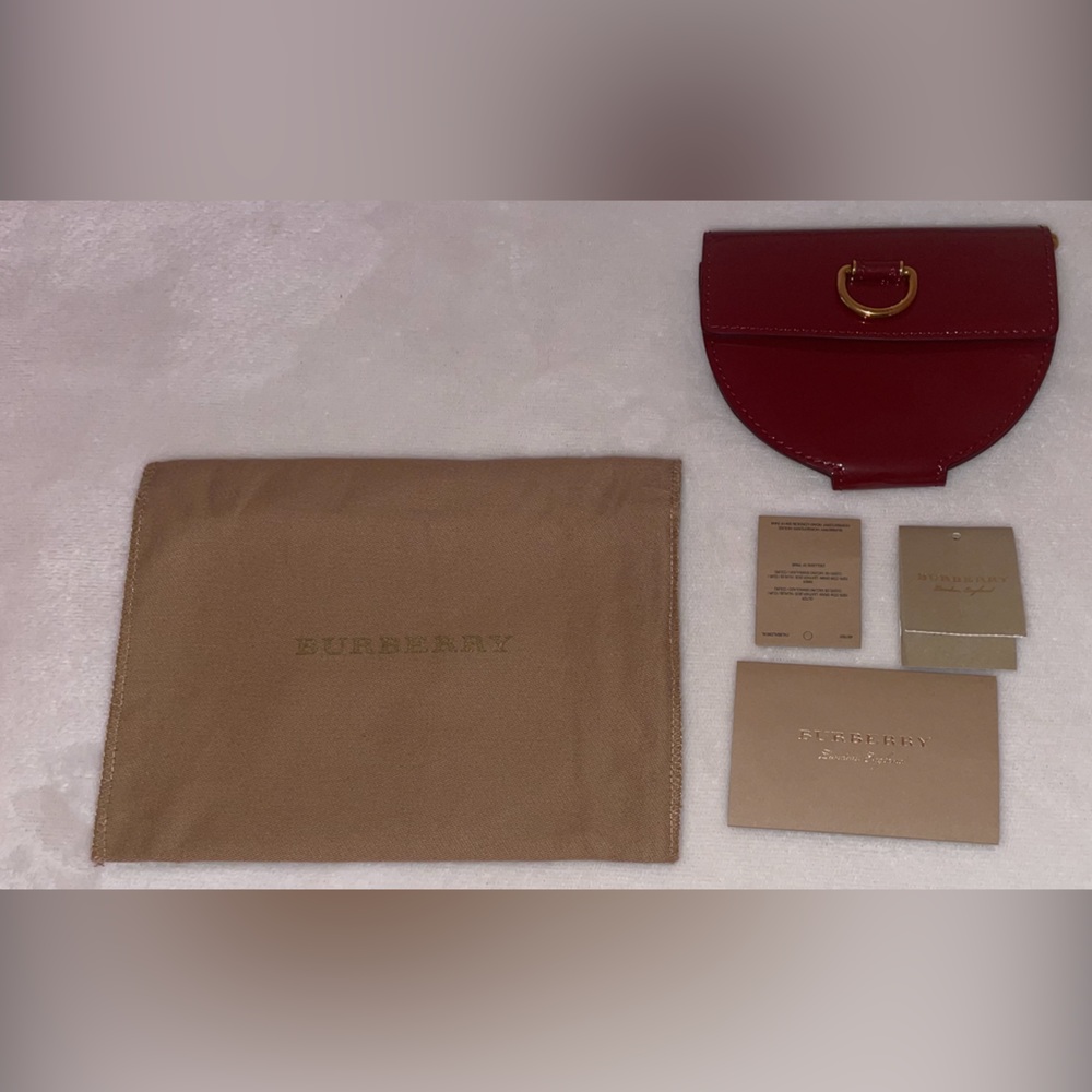 Authentic Burberry D-ring Patent leather coin case